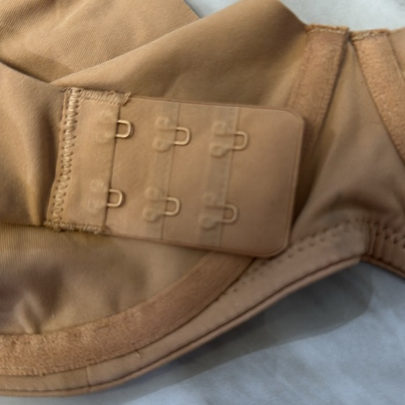 - SKIMS FITS EVERYBODY UNLINED DEMI BRA size 36A - Picture 5 of 7